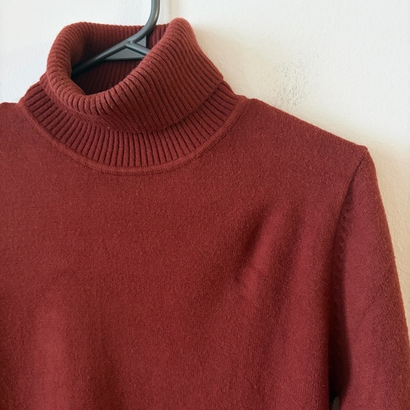 Women's Rust Sweater - Picture 2 of 3